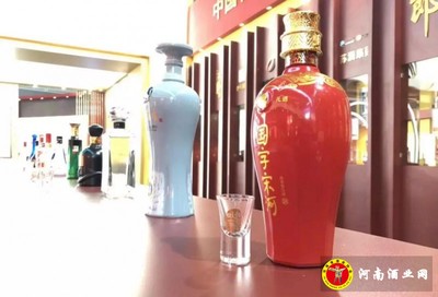 刘满仓点赞宋河品质 泸州国际酒博会上的酒业新风向